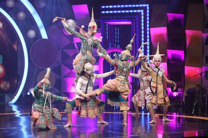 ชวนกรรมการ ฮาย-ตั๊ก-แซ็ค ม่วนจอยในเพลง “นิดหน่อย” ของ โจอี้ ภูวศิษฐ์