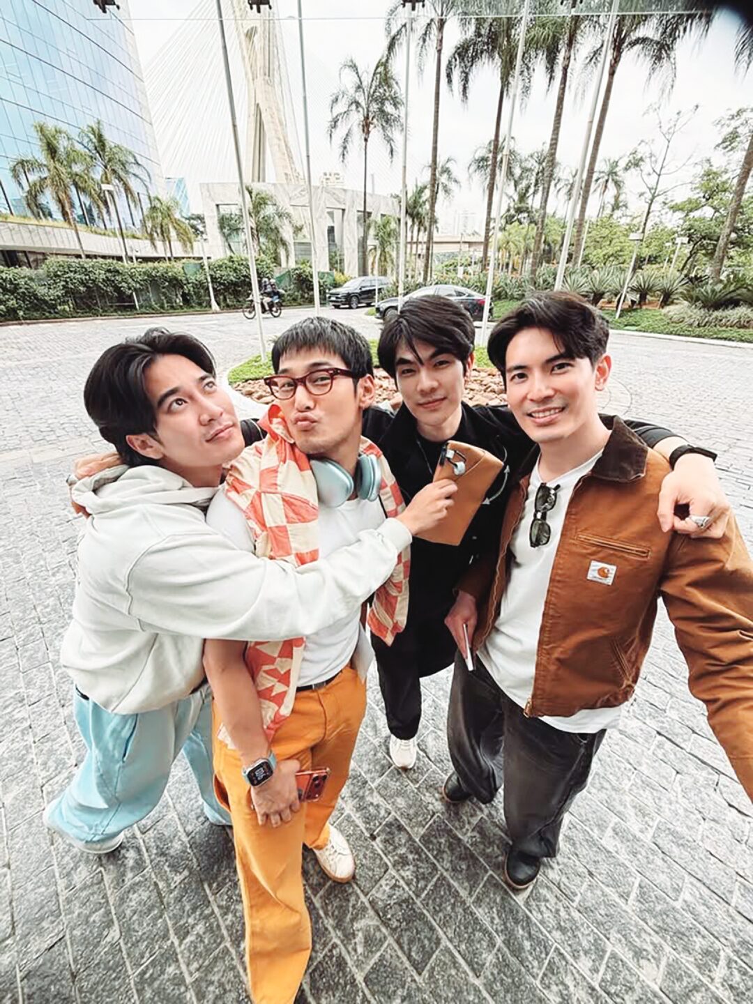 อาทิตย์ใส
