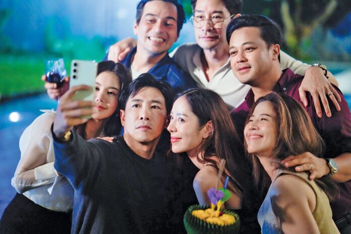 เสาร์สด - เปิดเกม‘เพื่อนรัก เพื่อนลับ’ ‘ป้อง-ก้อย-เร-เต้-บอย-เมโกะ-ส้ม’