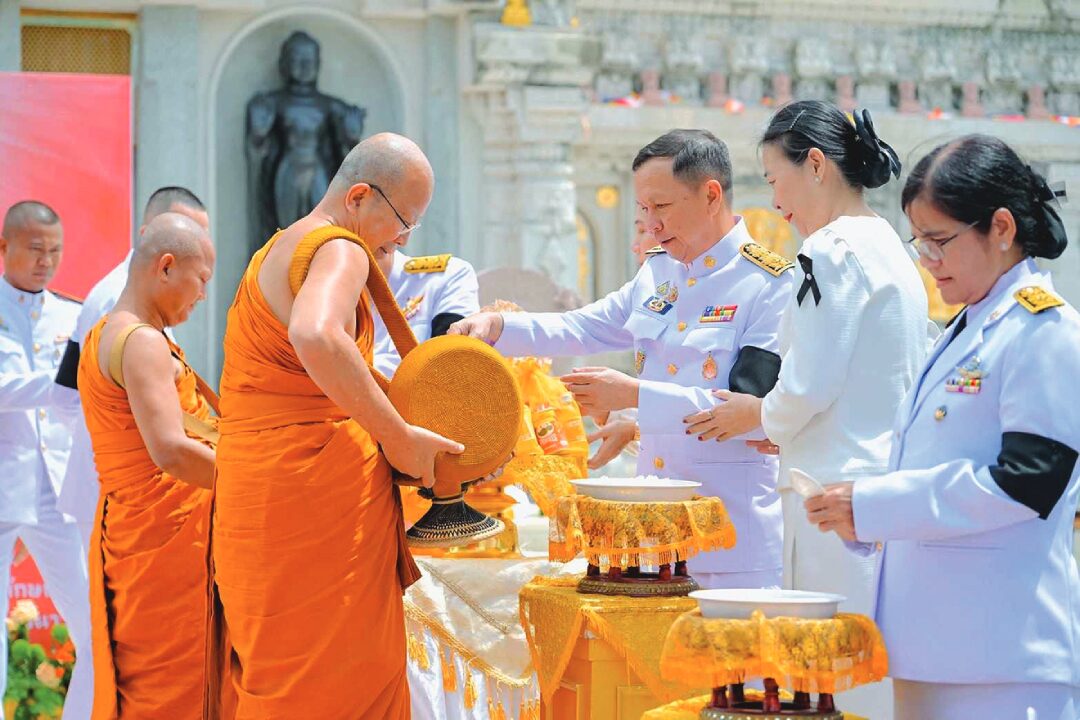 สดจากหน้าพระ