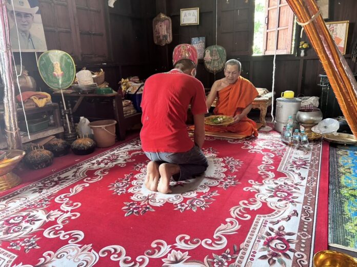 สึกพระเสพยาบ้า