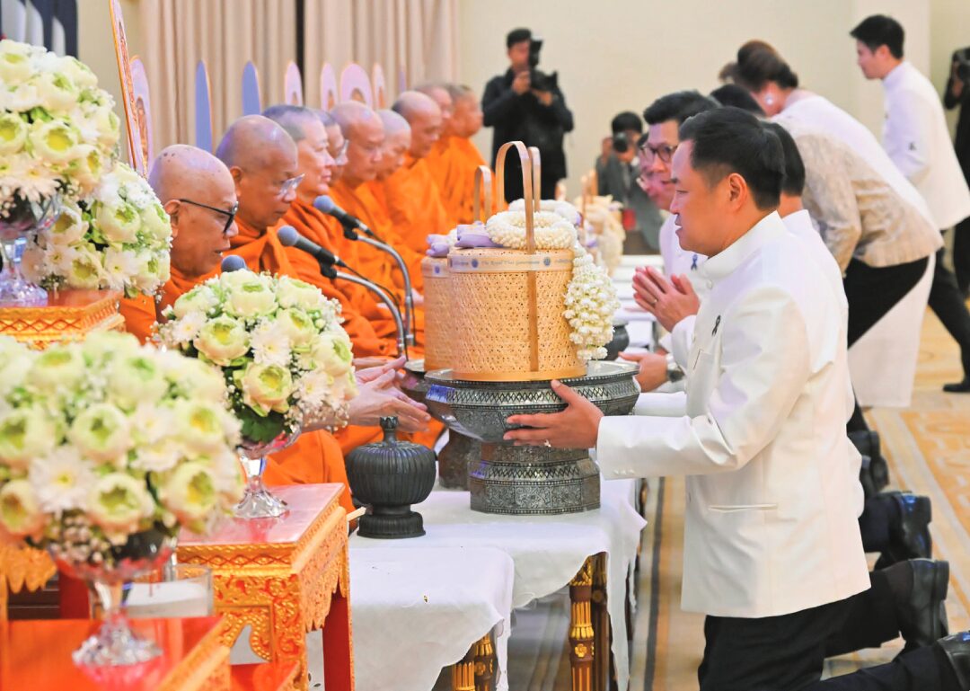 สดจากหน้าพระ