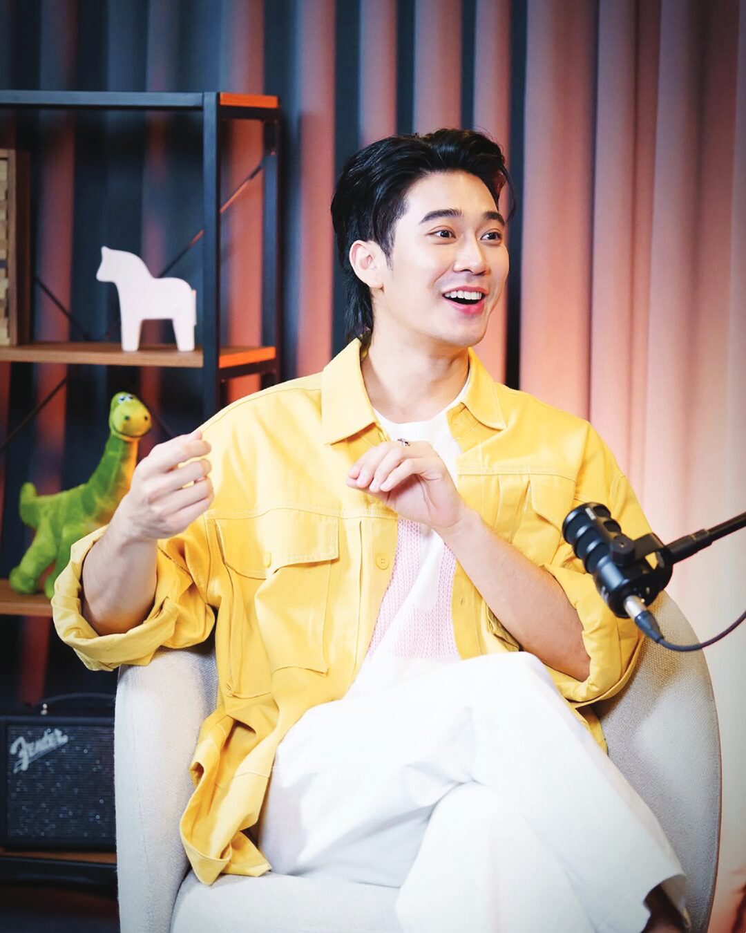 อาทิตย์ใส