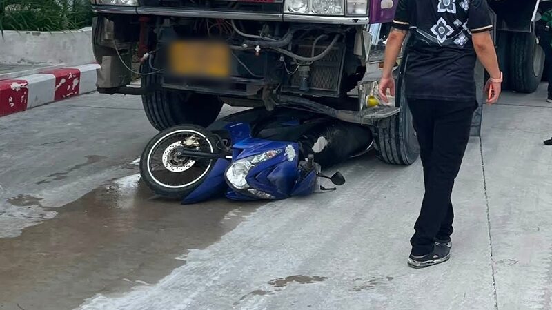 ถูกรถบรรทุกทับ
