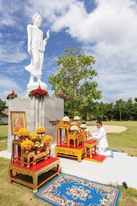 สดจากหน้าพระ