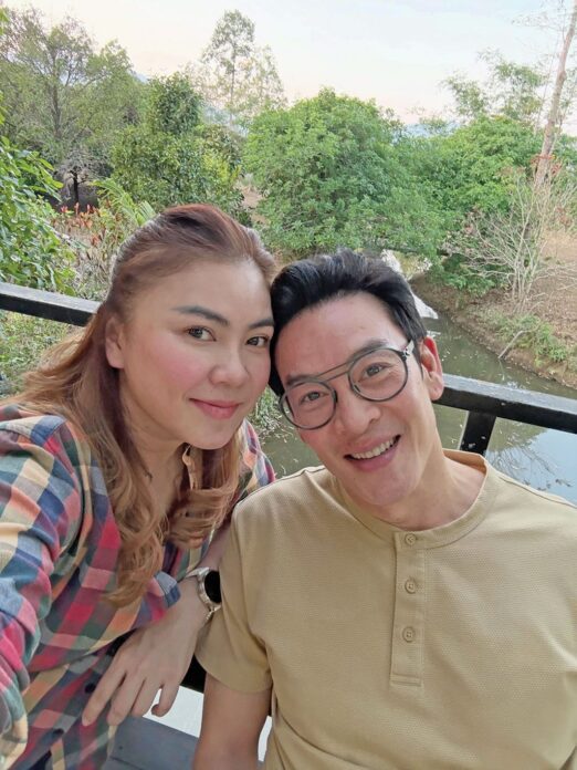 อาทิตย์ใส