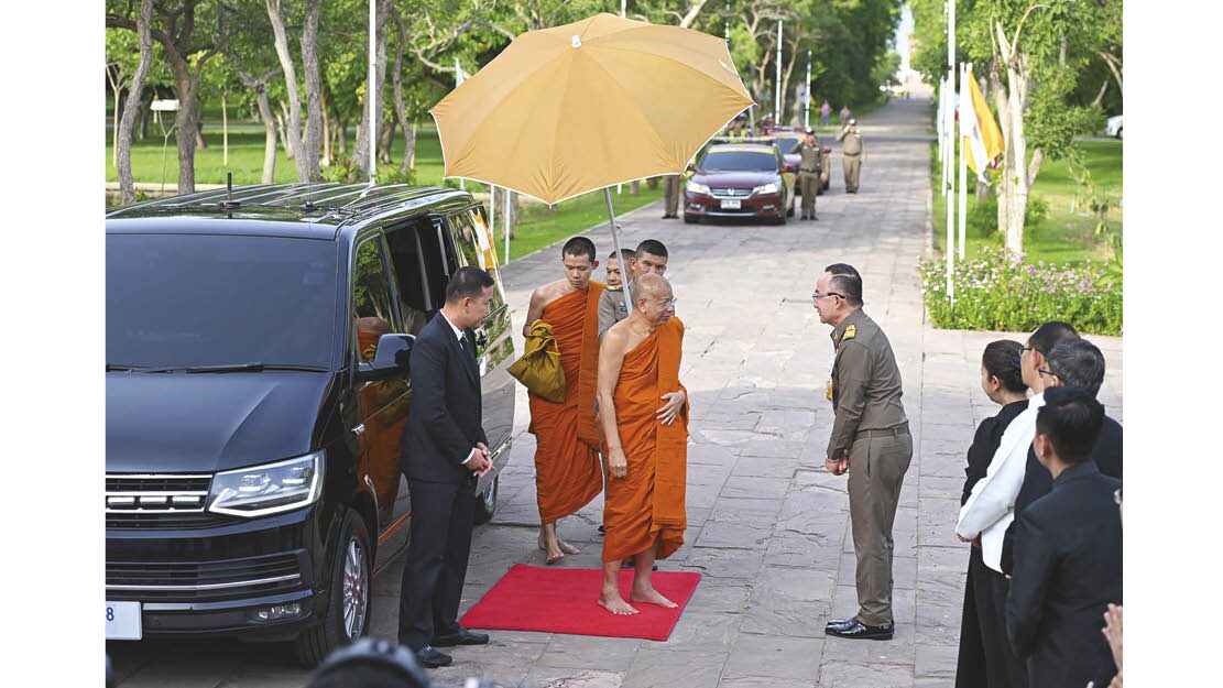 สดจากหน้าพระ