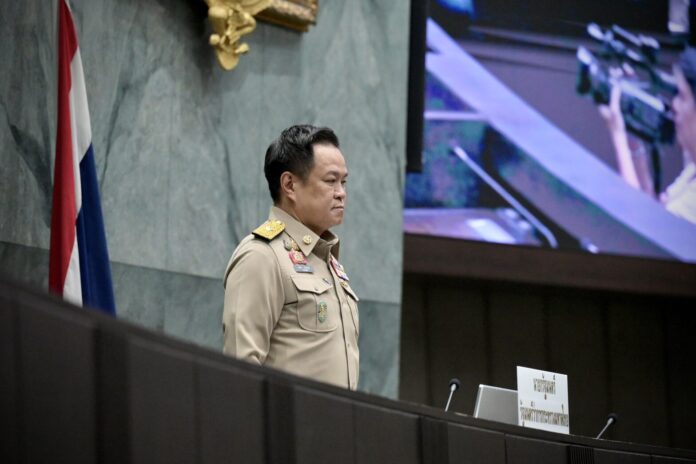 อนุทิน ชาญวีรกูล