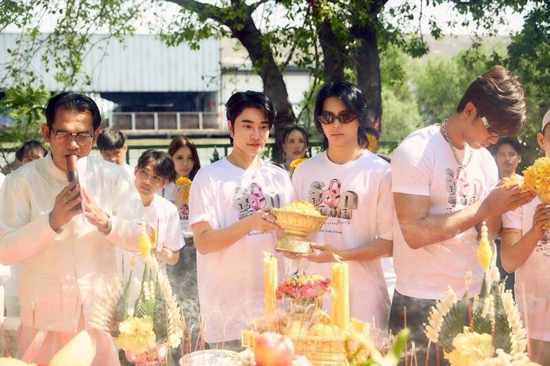 น้องฉัตร ช่างแต่งหน้าชื่อดัง ประกบคู่ ซึงโฮ หนุ่มเกาหลี ลงซีรีส์ BL