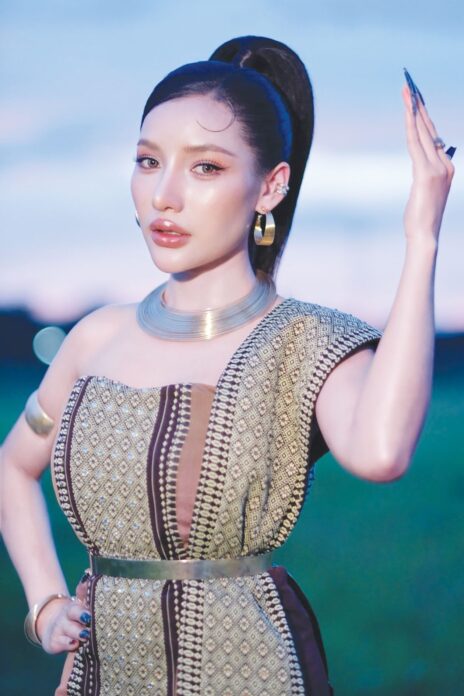 จับกระแสลูกทุ่ง
