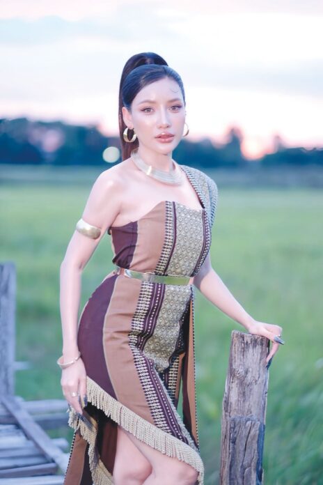 จับกระแสลูกทุ่ง