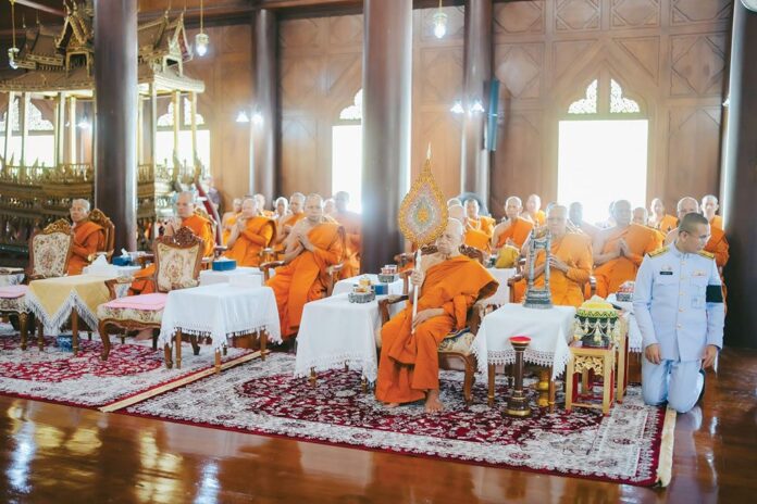 สดจากหน้าพระ