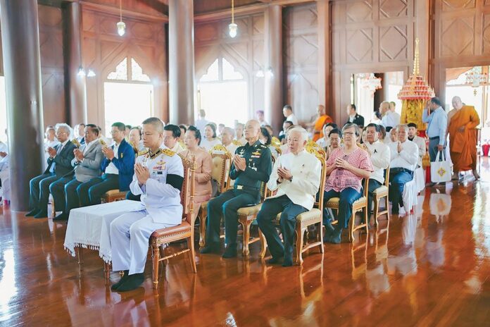 สดจากหน้าพระ