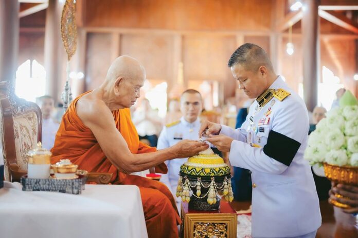 สดจากหน้าพระ