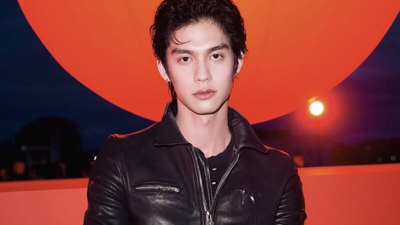 ไบร์ท