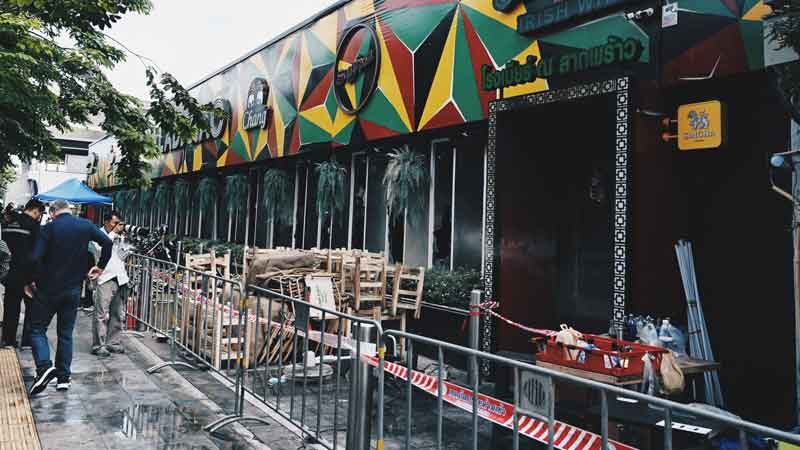 ฝ่ายโยธา เขตจตุจักร สั่งปิดห้ามใช้อาคาร 30 วัน ร้านโรงเบียร์ ณ ลาดพร้าว หลังไฟไหม้