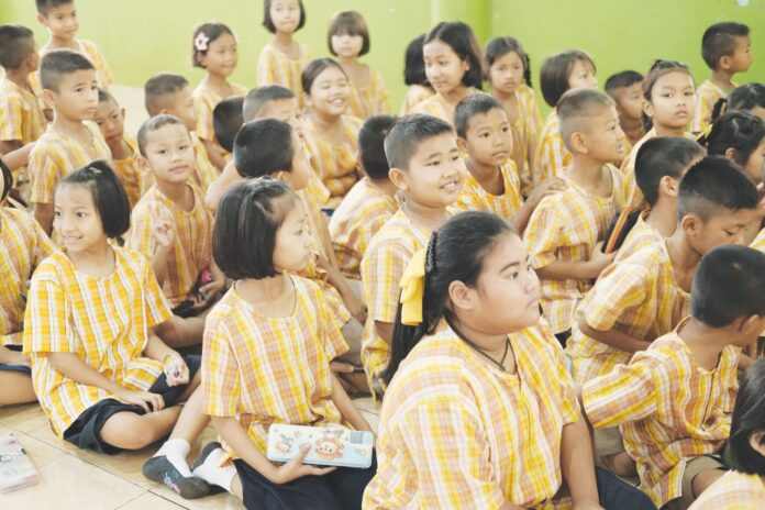 สดจากเยาวชน