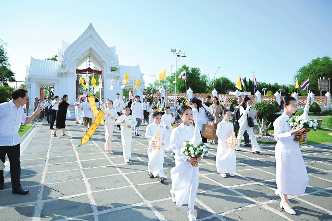 สดจากหน้าพระ