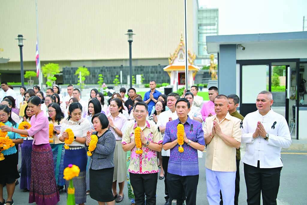 สดจากหน้าพระ