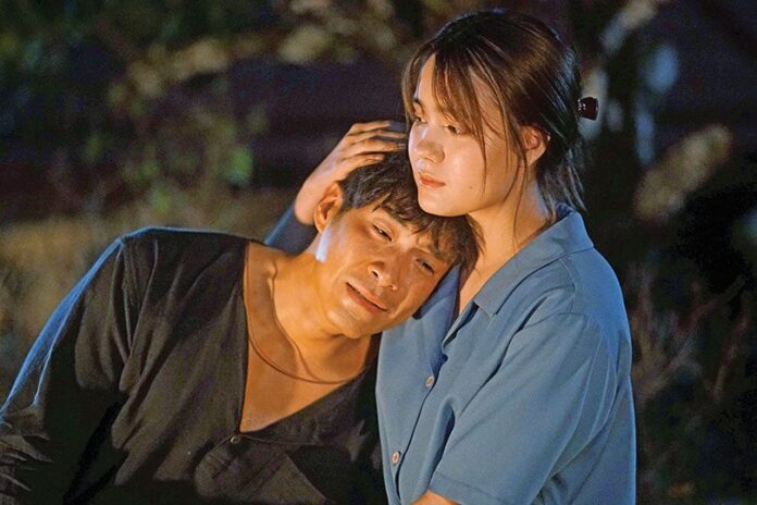 เบื้องหลังมายา