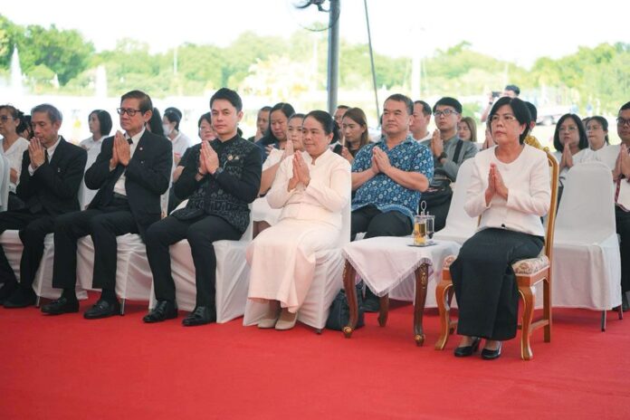 สดจากหน้าพระ