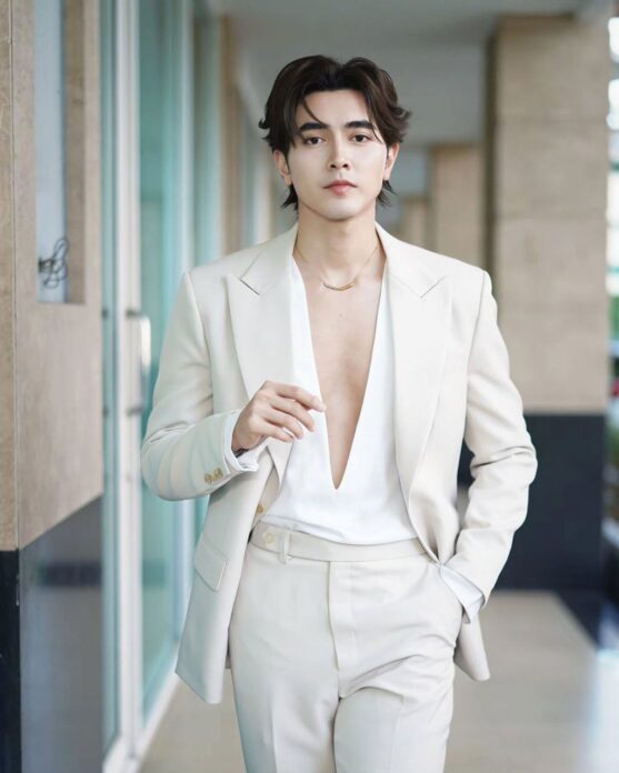 อาทิตย์ใส