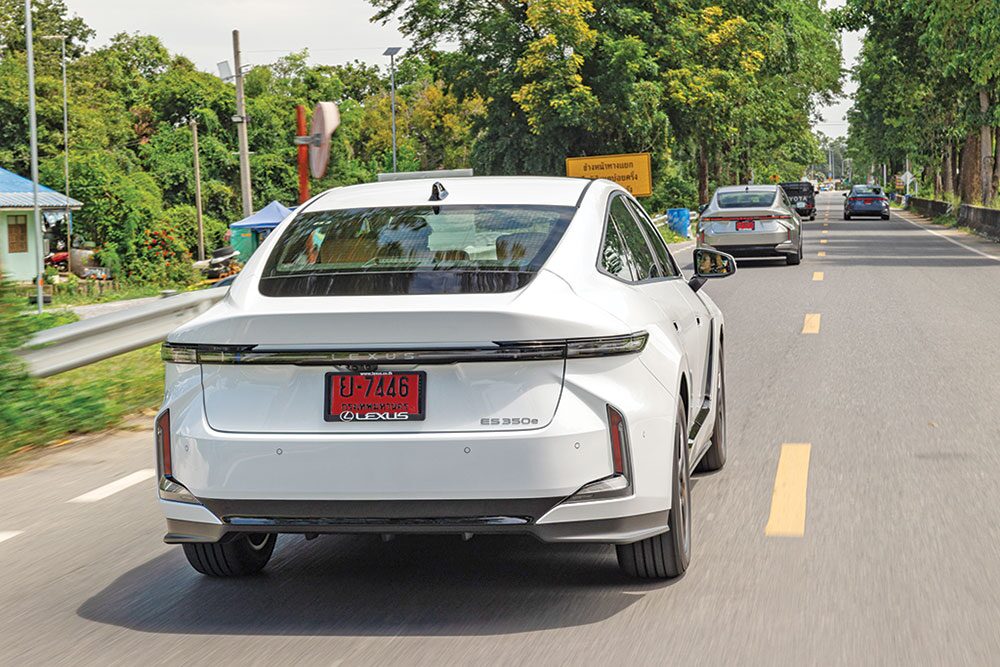 หลาก&หลายรถยนต์ - เทสต์เบาๆ ‘LEXUS ES 350e’ อีวีซีดานหรูอารมณ์สปอร์ตเต็มพิกัด