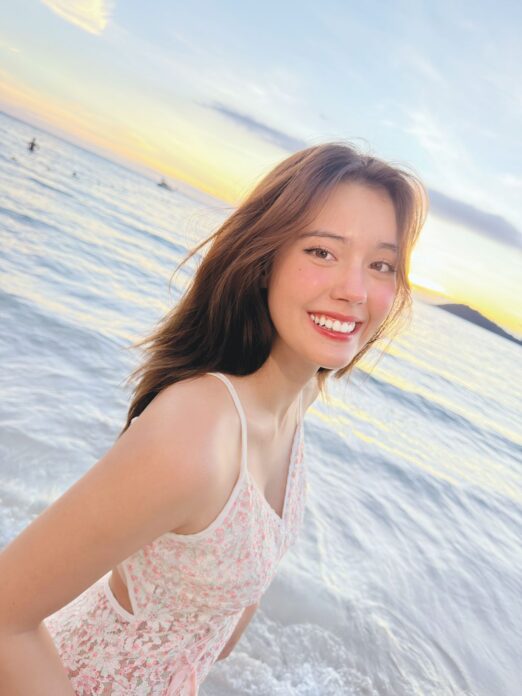 อาทิตย์ใส