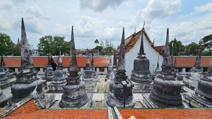 หลาก&หลายท่องเที่ยว