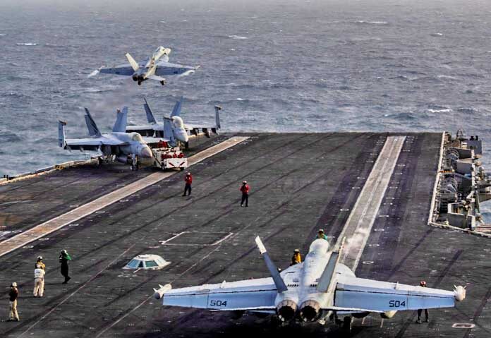 ภาพถ่ายจากแฟ้มภาพ: เครื่องบินขับไล่ F/A-18E Super Hornet สังกัดฝูงบินขับไล่โจมตีที่ 151 ขึ้นบินจากดาดฟ้าเรือบรรทุกเครื่องบินชั้นนิมิตซ์ USS Abraham Lincoln ระหว่างความขัดแย้งกับอิหร่าน เมื่อวันที่ 31 กรกฎาคม 2026