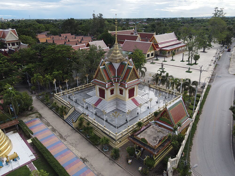 ข่าวสดพระเครื่อง - เหรียญหันข้างหลวงพ่อเงิน วัดดอนยายหอม นครปฐม