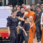 คนบันเทิง และแฟนคลับแน่นวัด ร่วมส่ง ‘เร แม๊คโดแนลด์’ เป็นครั้งสุดท้าย-มิตรภาพส่งต่อรุ่นลูก