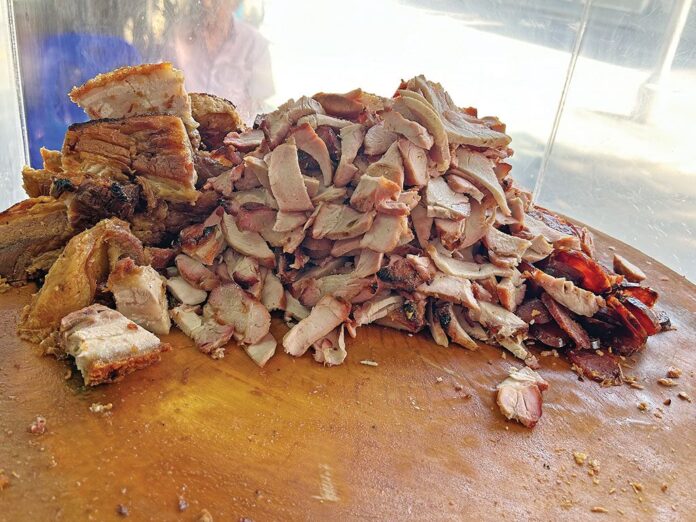 อิ่มอร่อย - ข้าวหมูแดงนครสนุก ตำนานกว่า 60 ปีแห่งวรจักร