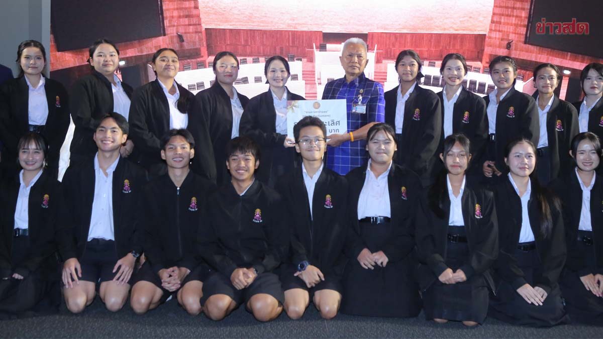 Parliament President Hails Student Mock Assembly Winners