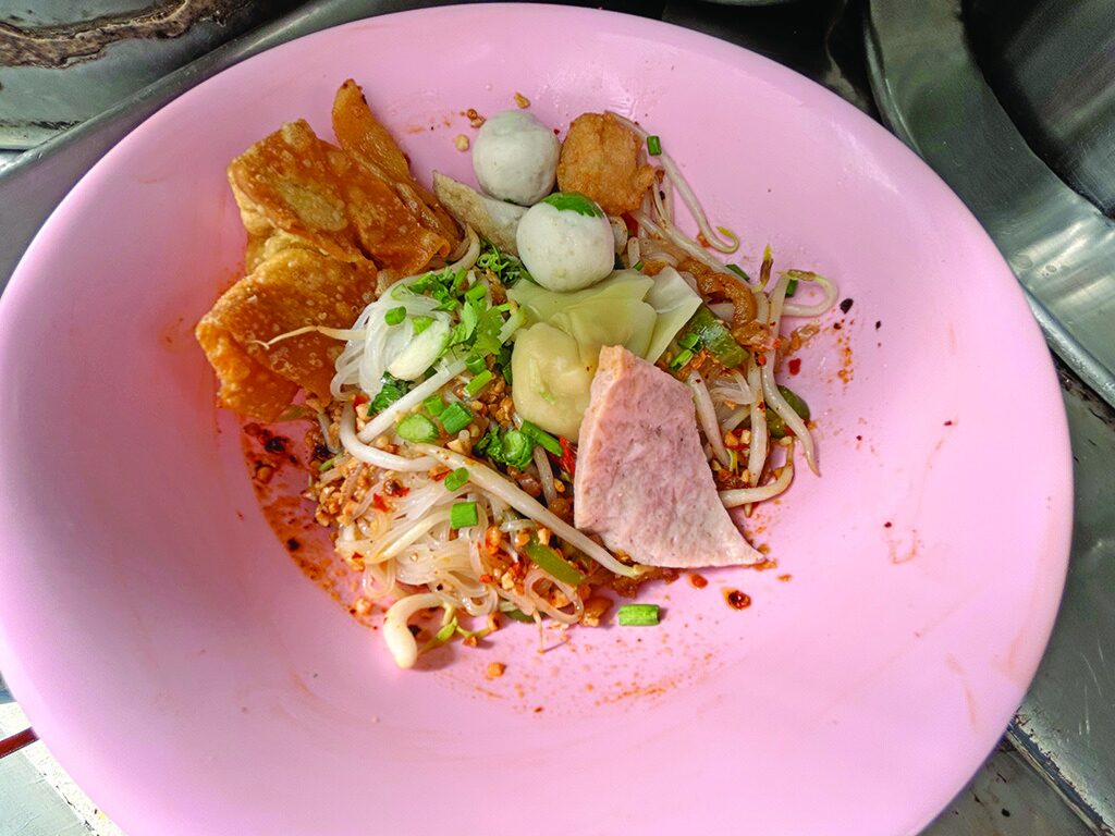 อิ่มอร่อย - ก๋วยเตี๋ยว-กระเพาะปลาเฮียโป่ย อิ่มคุ้ม-เครื่องแน่นย่านวงเวียน22