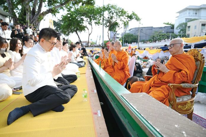 สดจากหน้าพระ - ทำบุญตักบาตร3สายคลอง ถวายพระราชกุศลในหลวง