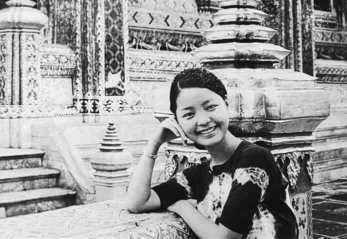 ภาพของเทเรซา เทง ในวัยเยาว์ที่กรุงเทพฯ จากหนังสือ "เรื่องราวของเทเรซา เทง" โดยบิลลี่ อดีตพนักงานของโรงแรมเชียงใหม่เล่าถึงความสุขที่เธอพบที่นั่น และสิ่งที่เกิดขึ้นในวันที่เธอเสียชีวิตในปี 1995 ภาพ: "เรื่องราวของเทเรซา เทง" โดยบิลลี่