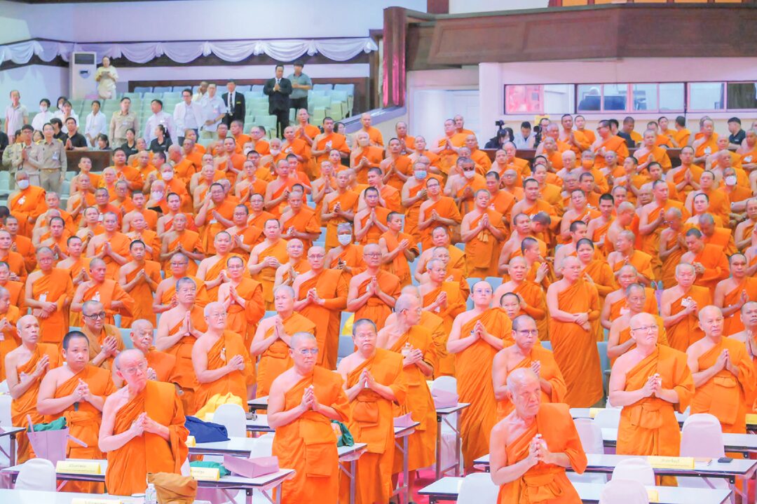 สดจากหน้าพระ