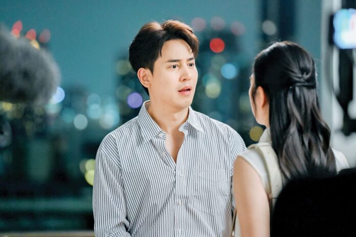 เบื้องหลังมายา