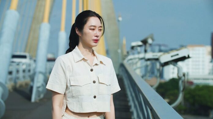 เบื้องหลังมายา