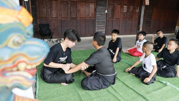 สดจากเยาวชน