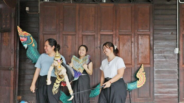 สดจากเยาวชน