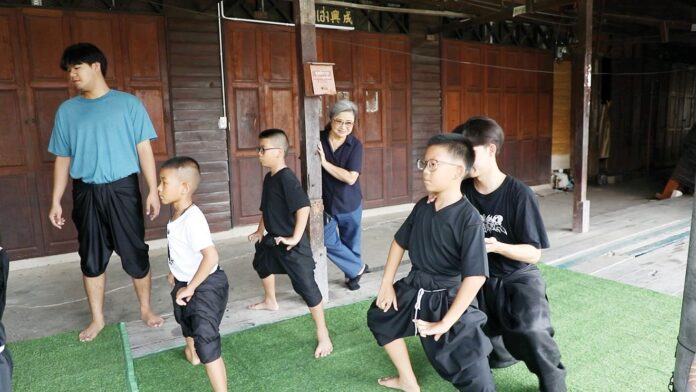 สดจากเยาวชน