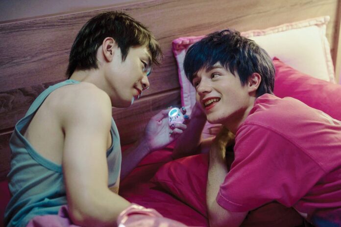 อาทิตย์ใส