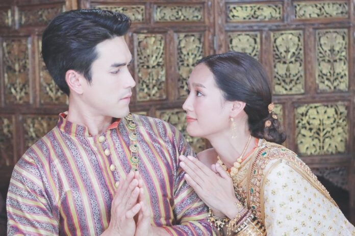 อาทิตย์ใส