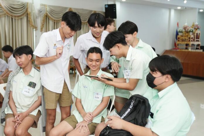 สดจากเยาวชน