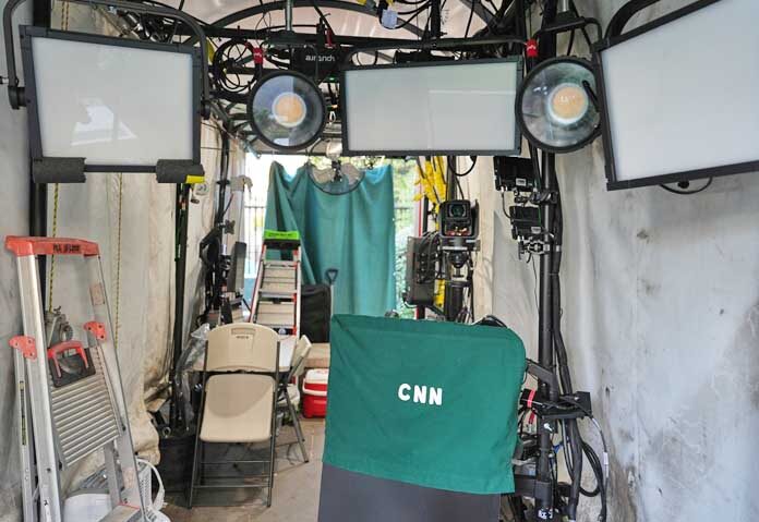ภาพบูธออกอากาศแบบเต็นท์ของ CNN ที่ว่างเปล่า บริเวณทำเนียบขาว ในกรุงวอชิงตัน เมื่อวันพฤหัสบดีที่ 24 กันยายน 2026