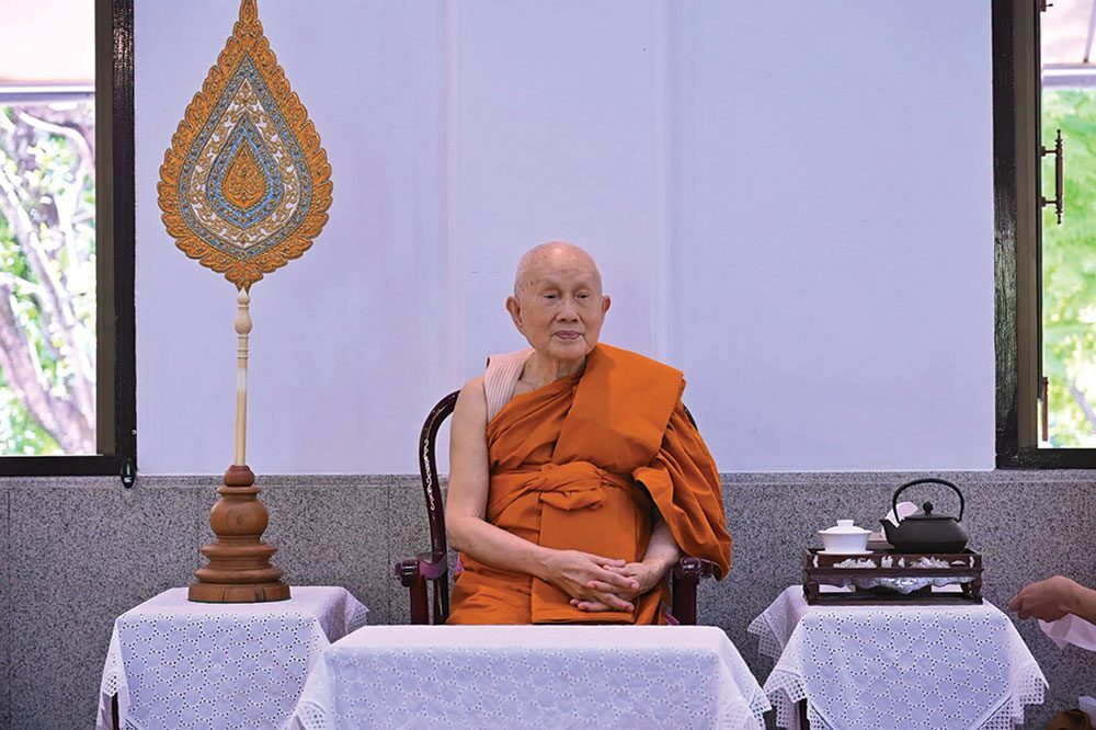 สดหน้าพระ - ผวจ.นครปฐมเชิญผ้าไตรพระราชทาน ถวาย‘สมเด็จพระพุทธโฆษาจารย์’