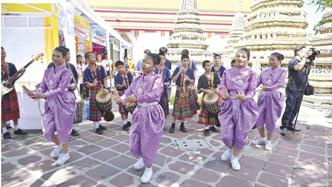 สดจากหน้าพระ