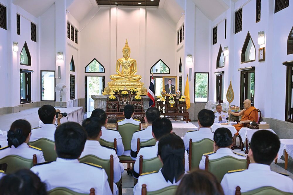 สดหน้าพระ - ผวจ.นครปฐมเชิญผ้าไตรพระราชทาน ถวาย‘สมเด็จพระพุทธโฆษาจารย์’